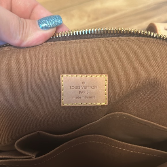 Authentic Louis Vuitton Tivoli GM - Picture 14 of 17